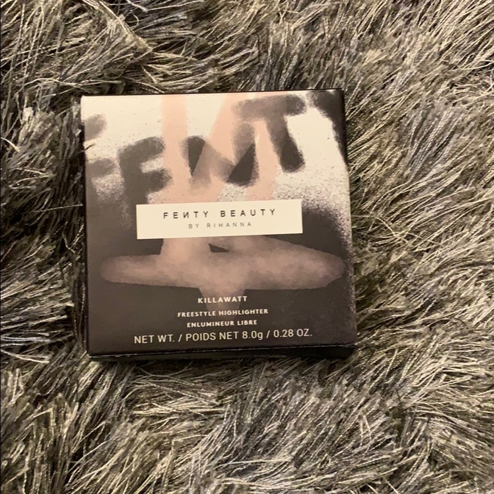 Fenty Beauty killawatt trophy wife highlighter